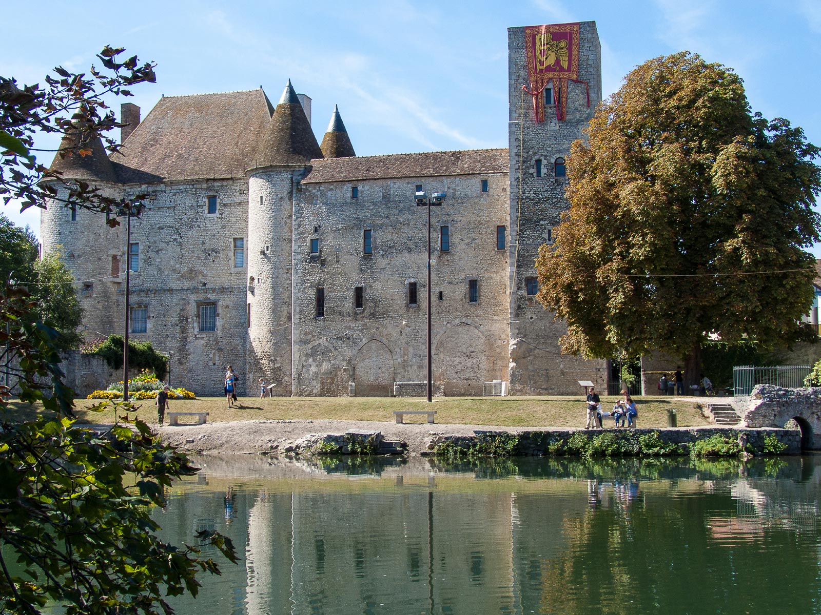 Nemours